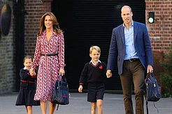 Принц Уильям и Кейт Миддлтон проводили детей в школу