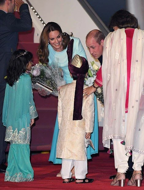 Принц Уильям и Кейт Миддлтон впервые прилетели в Пакистан