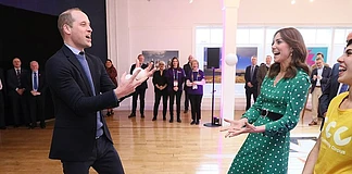 Принц Уильям показал умения жонглёра, а Кейт Миддлтон сыграла в футбол