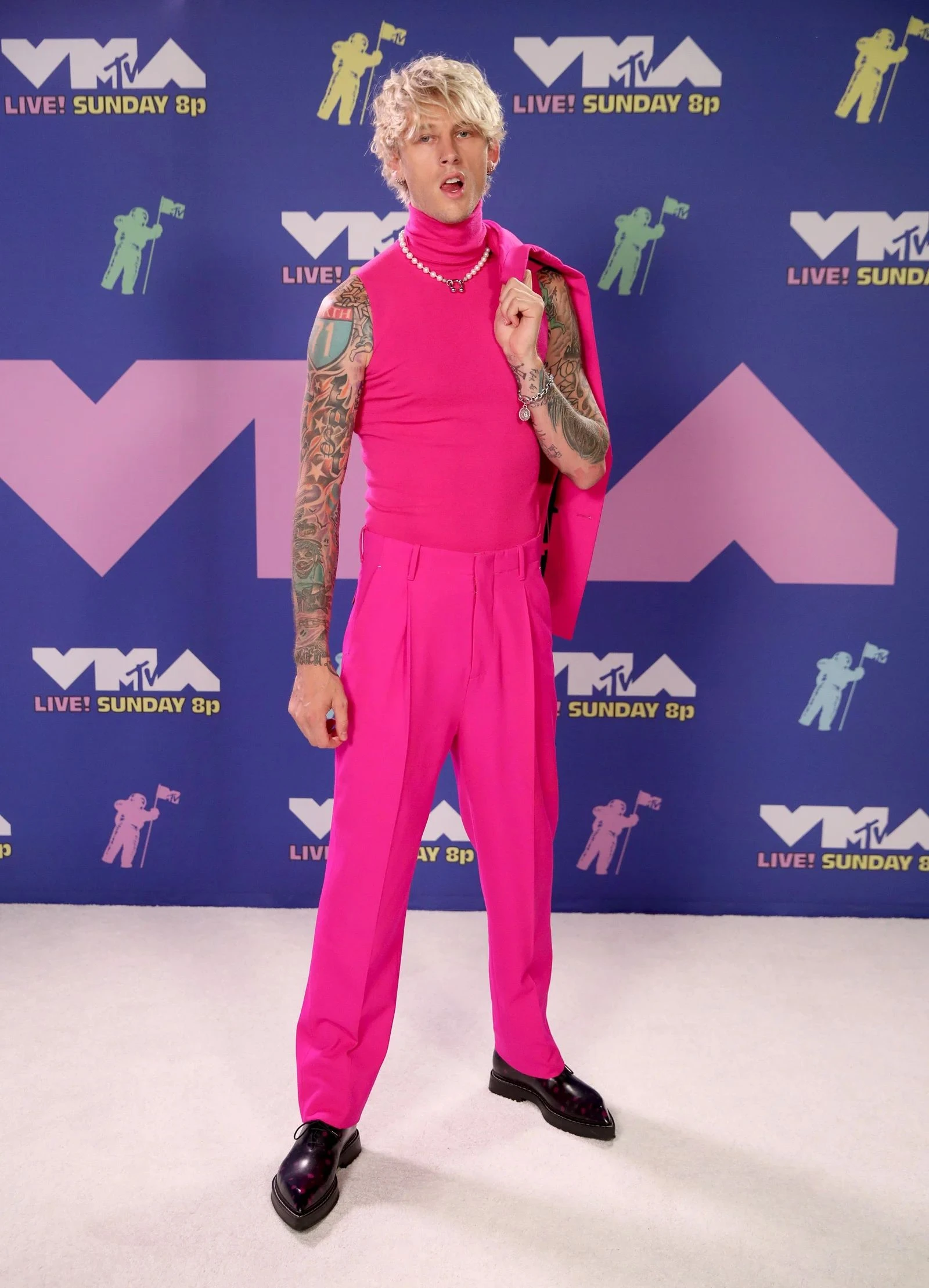Лучшие и худшие наряды  MTV Video Music Awards 2020