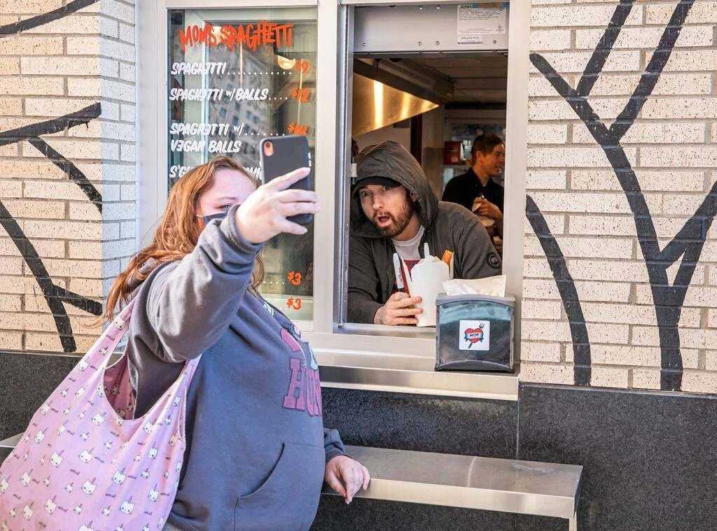 Как сделать сэндвич со спагетти — любимую еду Эминема