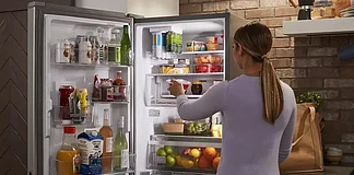 На что обратить внимание при покупке холодильника для всей семьи
