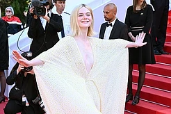 Эль Фаннинг сияет на Каннах в роли музы Боб Дилана