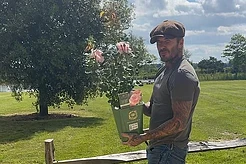 Фанаты Дэвида Бекхэма просят его запустить собственное шоу о садоводстве