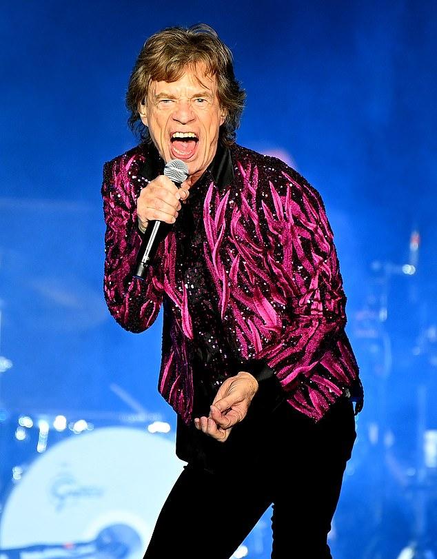 80-летний Мик Джаггер намекнул, что его доля в каталоге The Rolling Stones достанется на благотворительность, а не его детям (на фото 2021 года)
