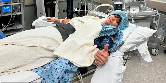 Актриса из фильма "Воссоединение" поделилась: "Операция прошла успешно. Спасибо всем, кто присылал добрые сообщения, мысли, молитвы и позитивные вибрации. Я чувствовала поддержку и позитивную энергию. Это значит больше, чем вы когда-либо узнаете"