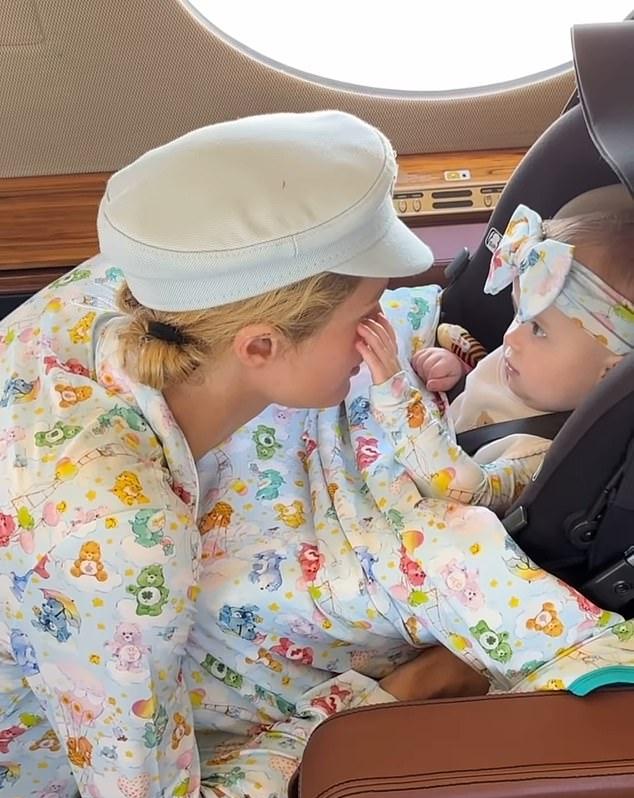 43-летняя светская львица опубликовала в социальной сети очаровательное видео с дочкой