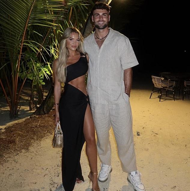 Молли Смит и Том Клэр из "Love Island" 