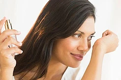 Вазелин поможет сохранить запах парфюма на весь день