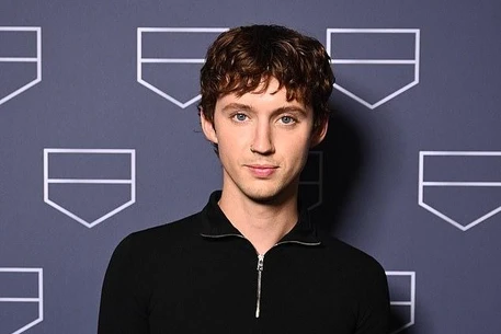 Трой Сиван анонсировал даты австралийского тура Something To Give Each Other