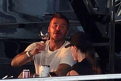 Дэвид Бекхэм наслаждается отдыхом на роскошной яхте