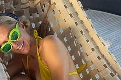 Пэрис Хилтон в роли заботливой матери