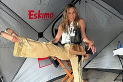 Дженнифер Энистон в Нью-Йорке: съемки «Утреннего шоу» и бродвейские огни