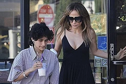 Дженнифер Лопес и шопинг с дочерью на фоне слухов о разводе