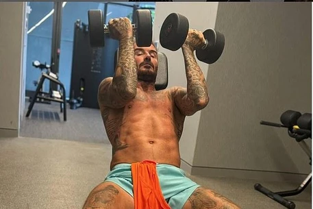 Дэвид Бекхэм взбудоражил поклонников снимком без рубашки