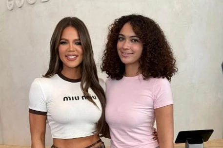 Хлои Кардашьян устроила день шопинга для поклонницы