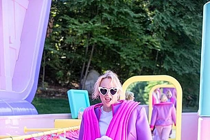 Красочный день Ребел Уилсон в домике Polly Pocket