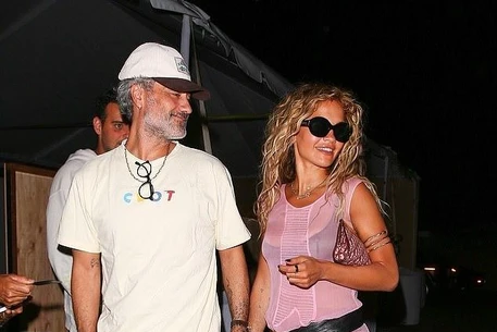 Рита Ора и Тайка Вайтити на свидании в Париже