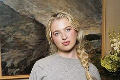 Непринужденный образ Анаис Галлахер на презентации аромата Diptyque