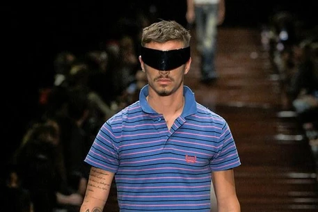 Ромео Бекхэм на подиуме показа Balenciaga