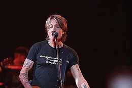 Кит Урбан вернулся на сцену всего через несколько дней после похорон тещи