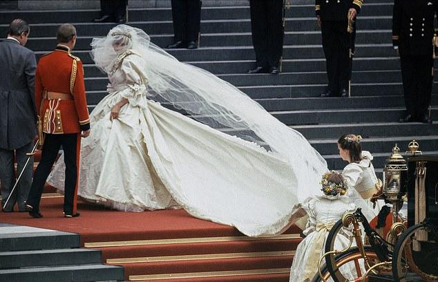 Платье принцессы Дианы: спор создателей