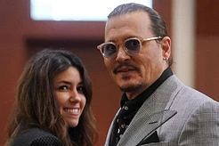 Бывший адвокат Джонни Деппа Камилла Васкес опровергла слухи о романе с актером