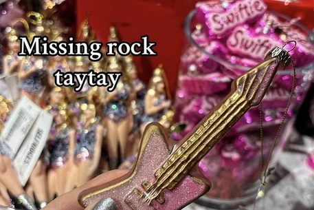 Поклонники Тейлор Свифт сметают рождественские украшения в Selfridges