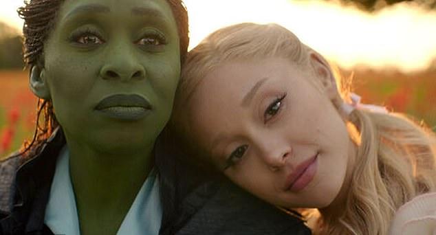 Мишель Йео поразила всех новой дерзкой причёской на звёздной премьере &#171;Злой&#187; в Лос-Анджелесе