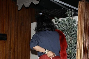 Рианна привлекла внимание дерзким нарядом у входа в клуб The Nice Guy