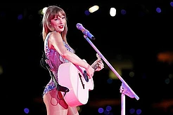 Материнская поддержка Донны Келси