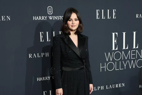 Никто не носит смокинги так, как Селена Гомес