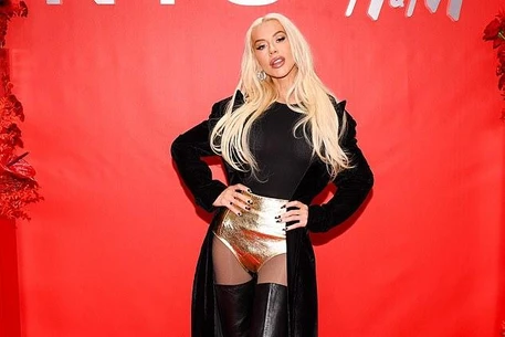 Кристина Агилера неузнаваема: певица продемонстрировала стройную фигуру на открытии H&M в Нью-Йорке