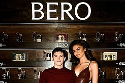 Том Холланд и Зендея провели вечер в баре