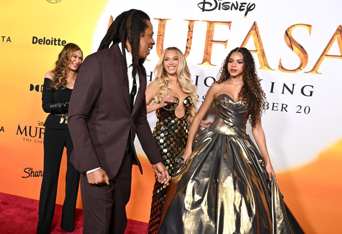 Тина Ноулз, Джей З, Бейонсе и Блю Айви Картер на премьере Disney