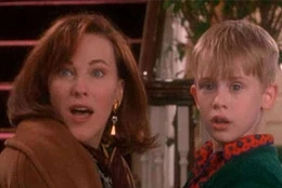 Звезда «Один дома» Кэтрин О’Хара призналась, что ей было сложно произнести одну фразу в адрес Маколея Калкина на съемочной площадке