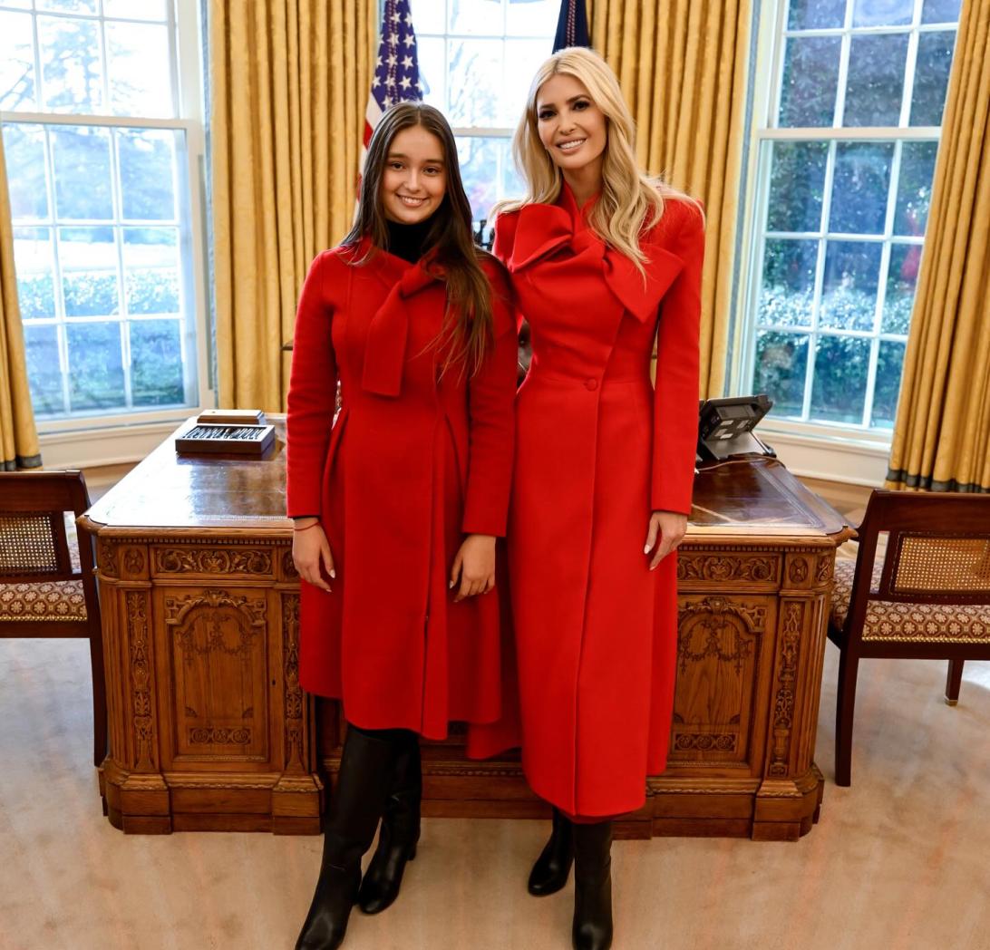 Иванка Трамп с дочерью в четверг