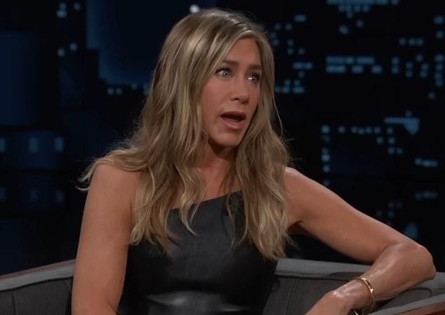 Дженнифер ответила на слух в Jimmy Kimmel Live!, сказав, что это "абсолютно неправда"