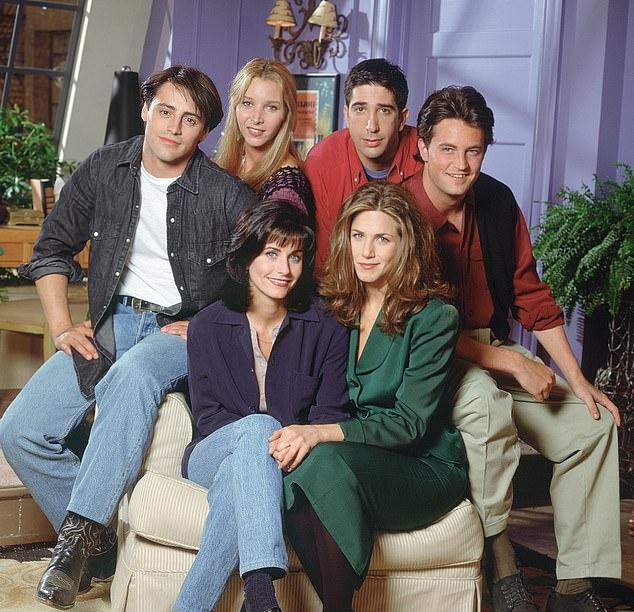 "Друзья" транслировались с 1994 по 2004 год. В сериале также снялись Лиза Кудроу, Дженнифер Энистон, Кортни Кокс и покойный Мэтью Перри; Фото: в июне 1994 года.