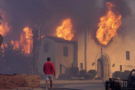 Ким Кардашьян раскритиковали за рекламу распродажи SKIMS на фоне пожаров в Лос-Анджелесе