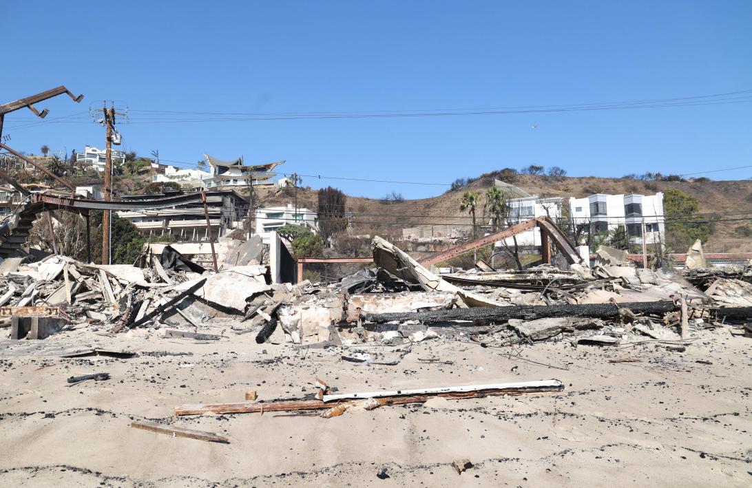 Пэрис Хилтон всё ещё переживает последствия пожаров в Калифорнии