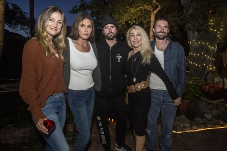 Броди Дженнер не летает на частном самолете Кайли