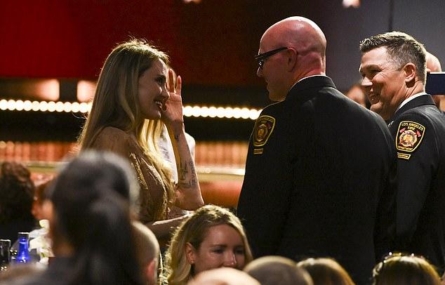 Анджелина Джоли замечена с сыном Ноксом после церемонии Critics&#8217; Choice Awards