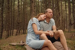 Принц Уильям целует Кейт!