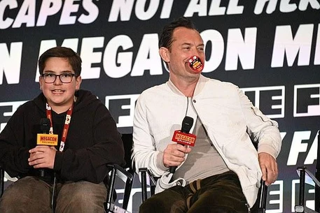 Разочарование на MegaCon: Джуд Лоу и «политика без прикосновений»