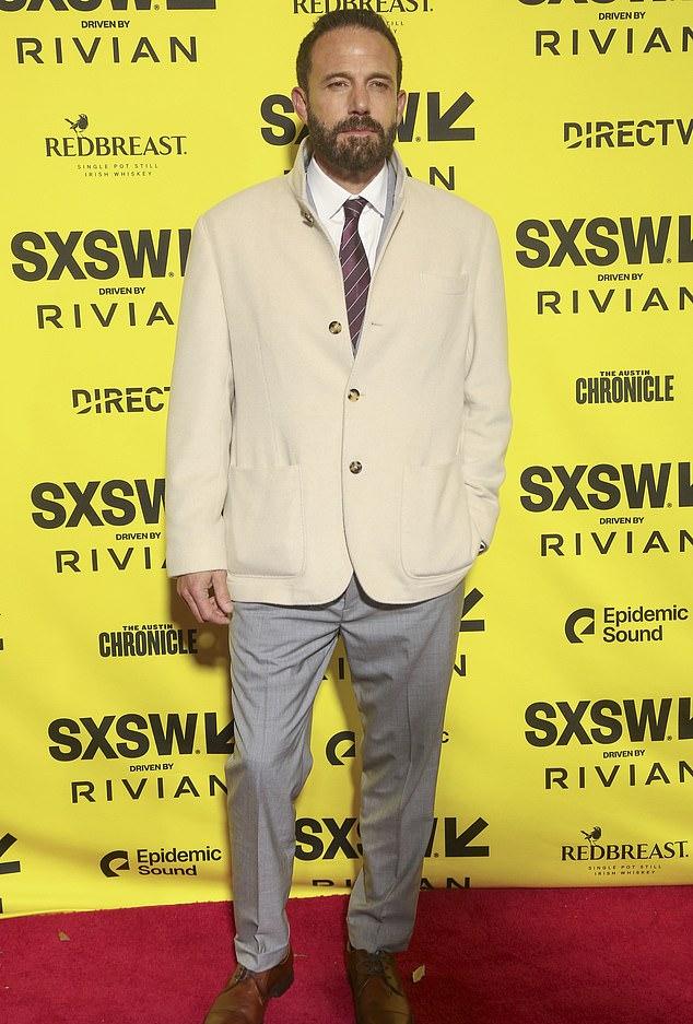 Звезда не сидит без дела! В минувшие выходные он посетил кинофестиваль SXSW в Остине, где представил фильм "Расплата 2" (на фото).