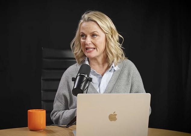 "SNL" звезда вспоминает: "Люди часто говорили: "Ты - бедная версия Тины Фей". Один парень сказал это прямо перед моим выступлением. Я показала ему средний палец, что всех шокировало."