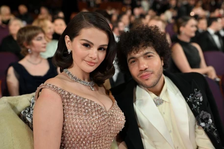 Бенни Бланко знает, как поддержать свою девушку