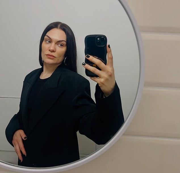 Джесси Джей опровергла слухи о беременности