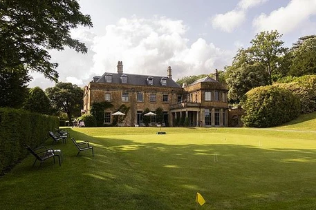 Роскошный отдых Лили Аллен в The Newt после расставания с Дэвидом Харбором